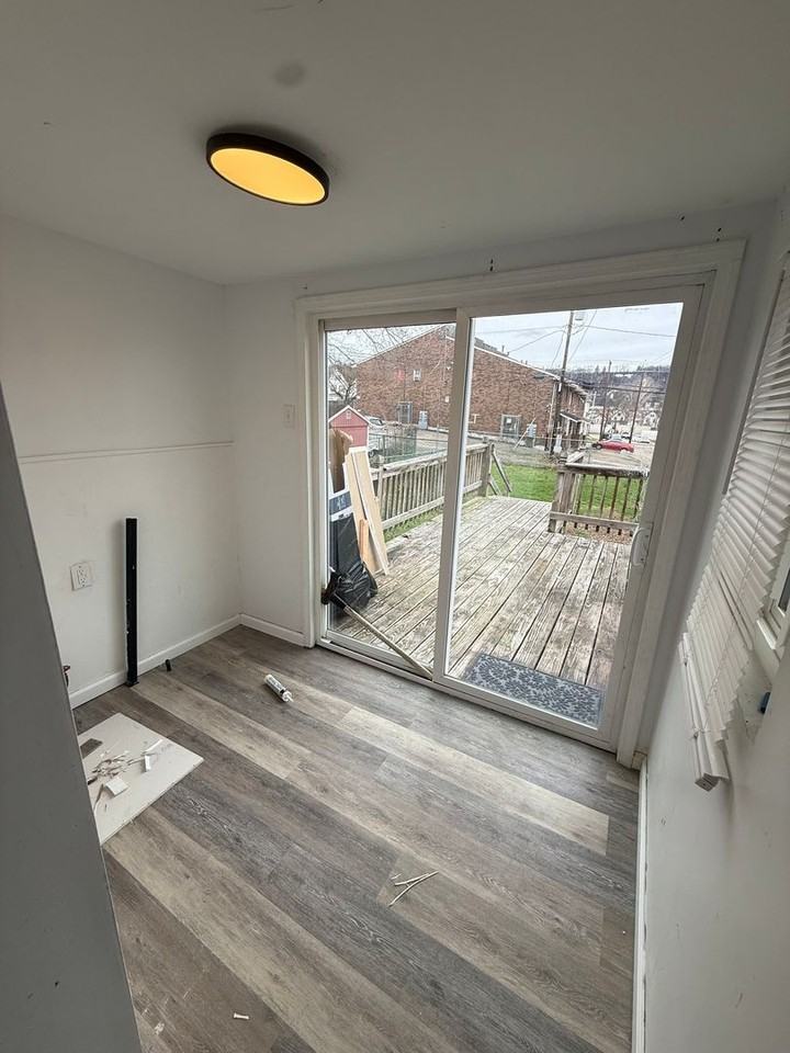 1393 Leishman Ave - Photo 3 of 7