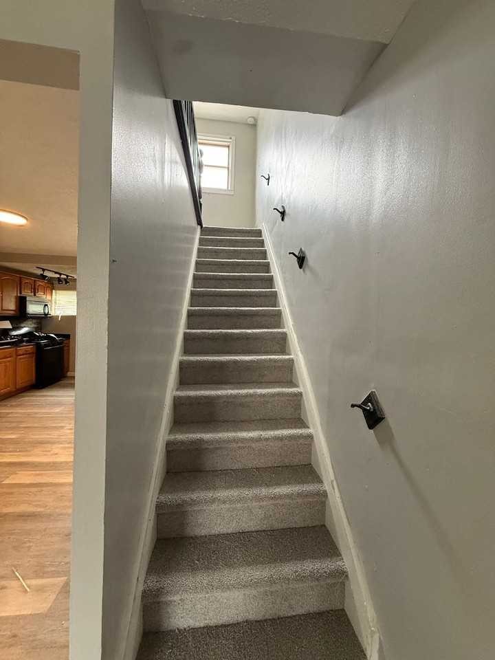 1393 Leishman Ave - Photo 4 of 7