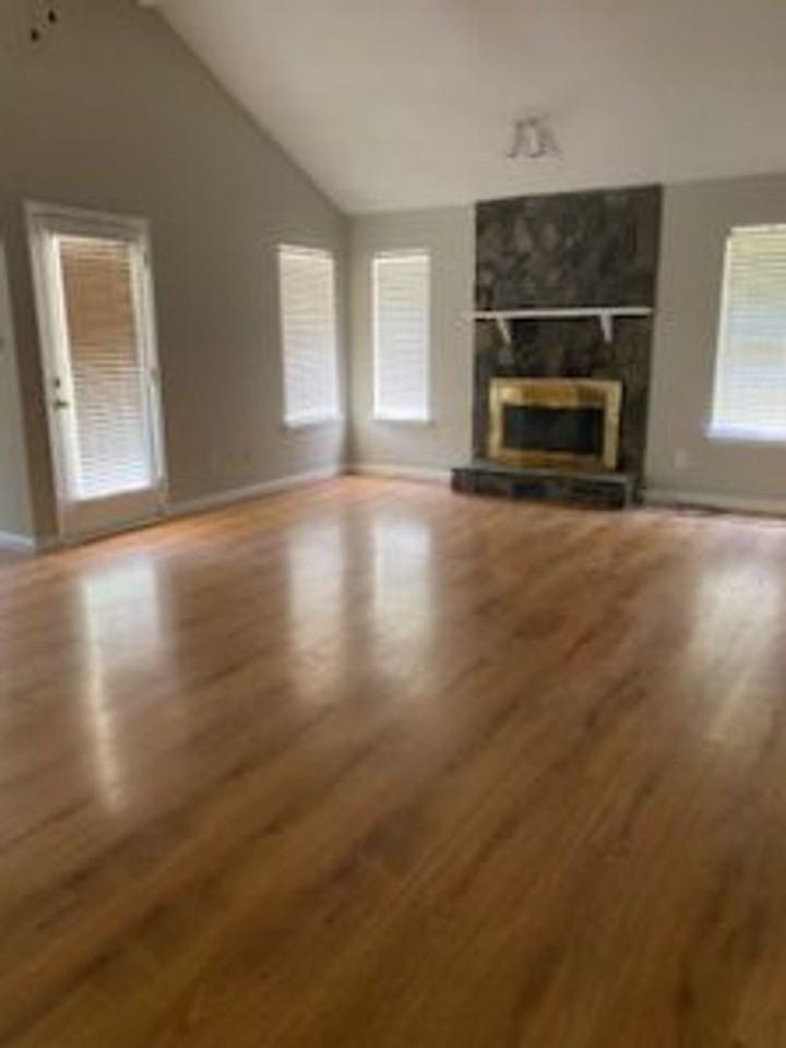 1010 Salford Pl - Photo 2 of 3