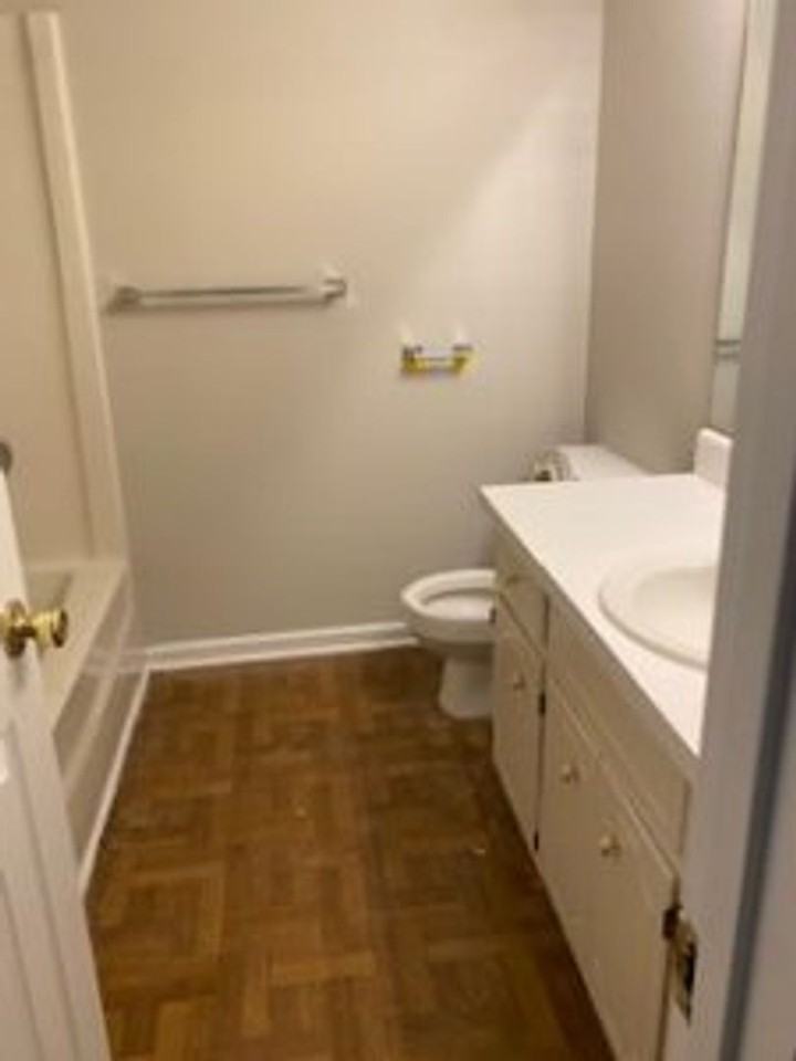 1010 Salford Pl - Photo 3 of 3