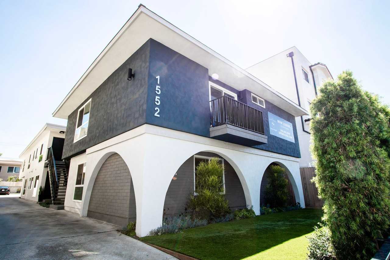 1552 Hi Point St - Photo 3 of 5