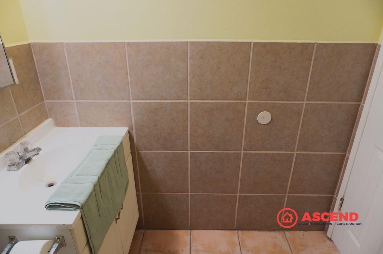 3909 Balboa Dr - Photo 5 of 12