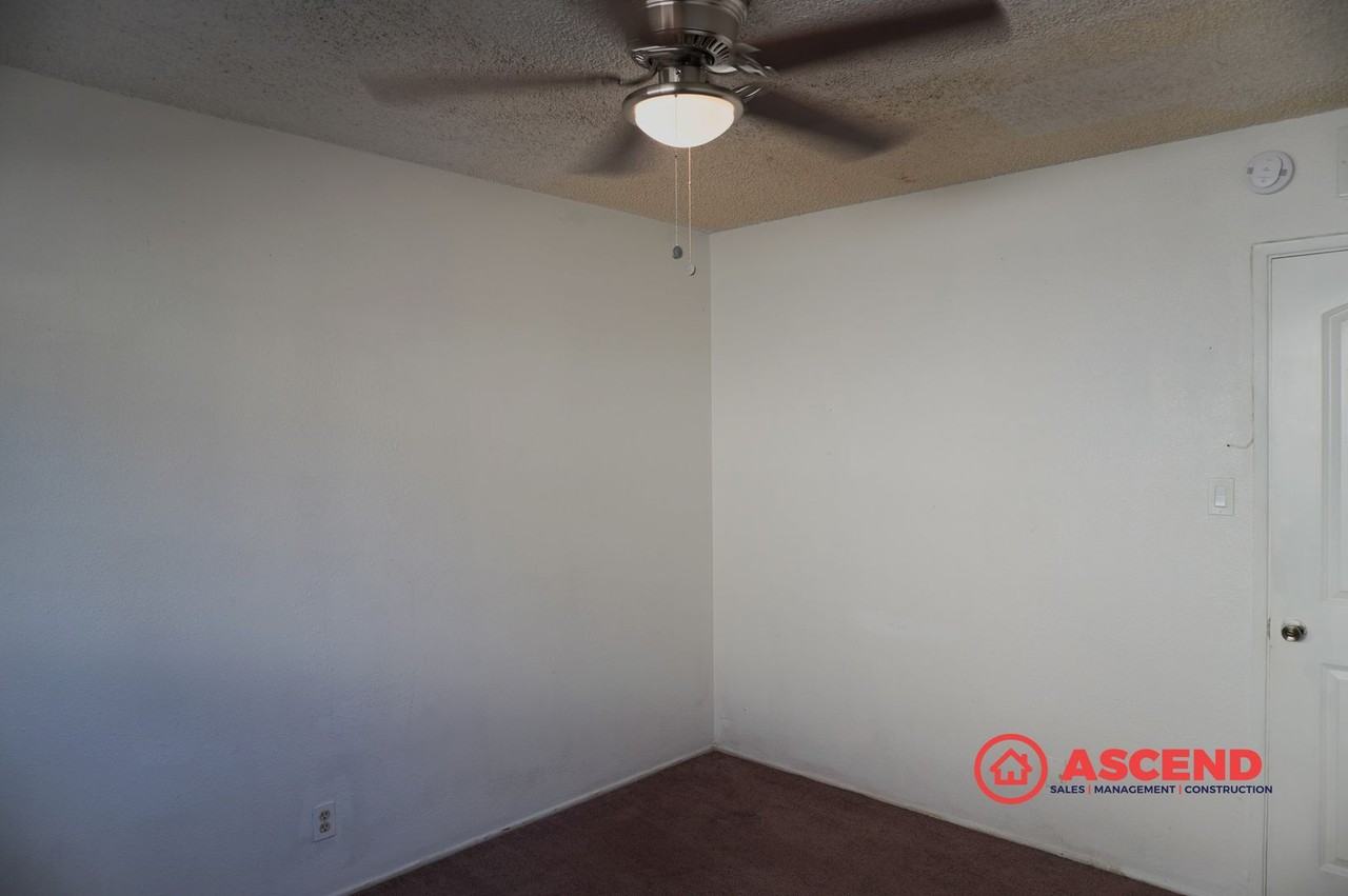 3909 Balboa Dr - Photo 7 of 12