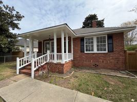 featured image of 23 Oak St Ne