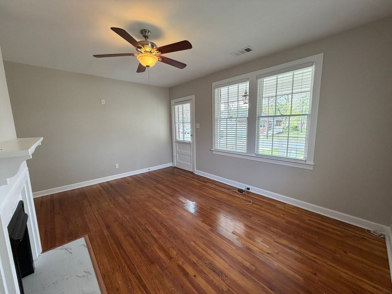 23 Oak St Ne - Photo 4 of 19