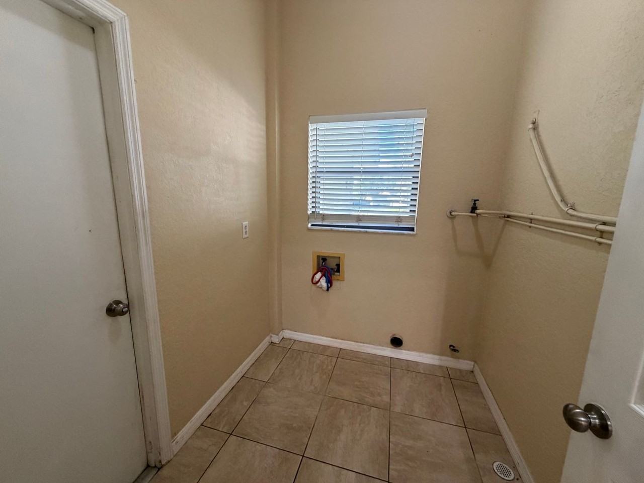 3319 Duff Rd - Photo 4 of 31