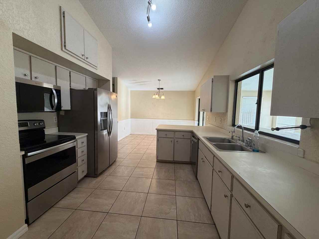 3319 Duff Rd - Photo 5 of 31