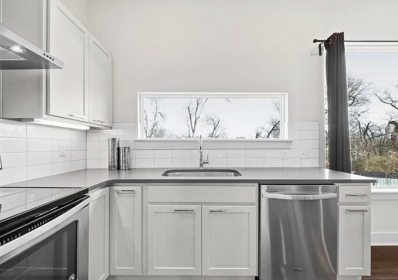 1240 2nd Ave S - Photo 6 of 24