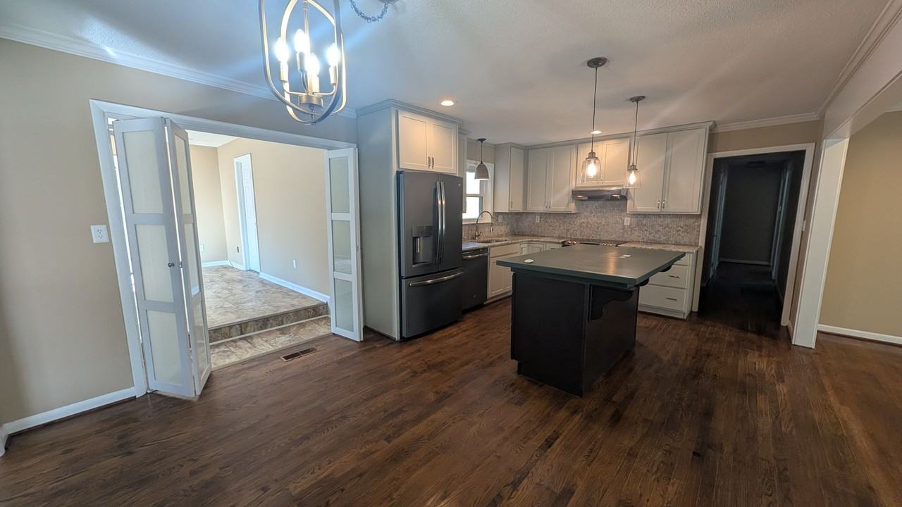 1132 Meadow Dr - Photo 3 of 27