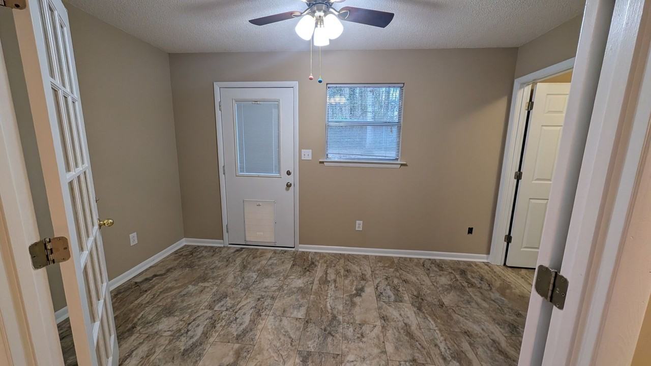 1132 Meadow Dr - Photo 5 of 27