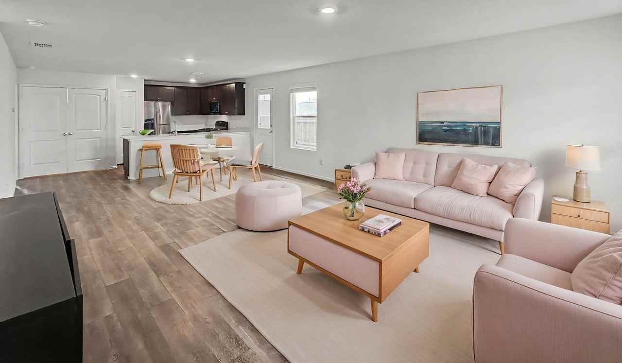 1816 Barrie Way - Photo 3 of 40