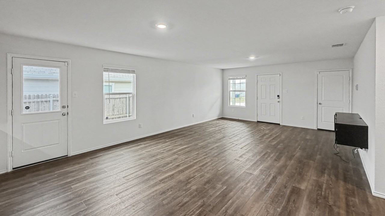 1816 Barrie Way - Photo 7 of 40