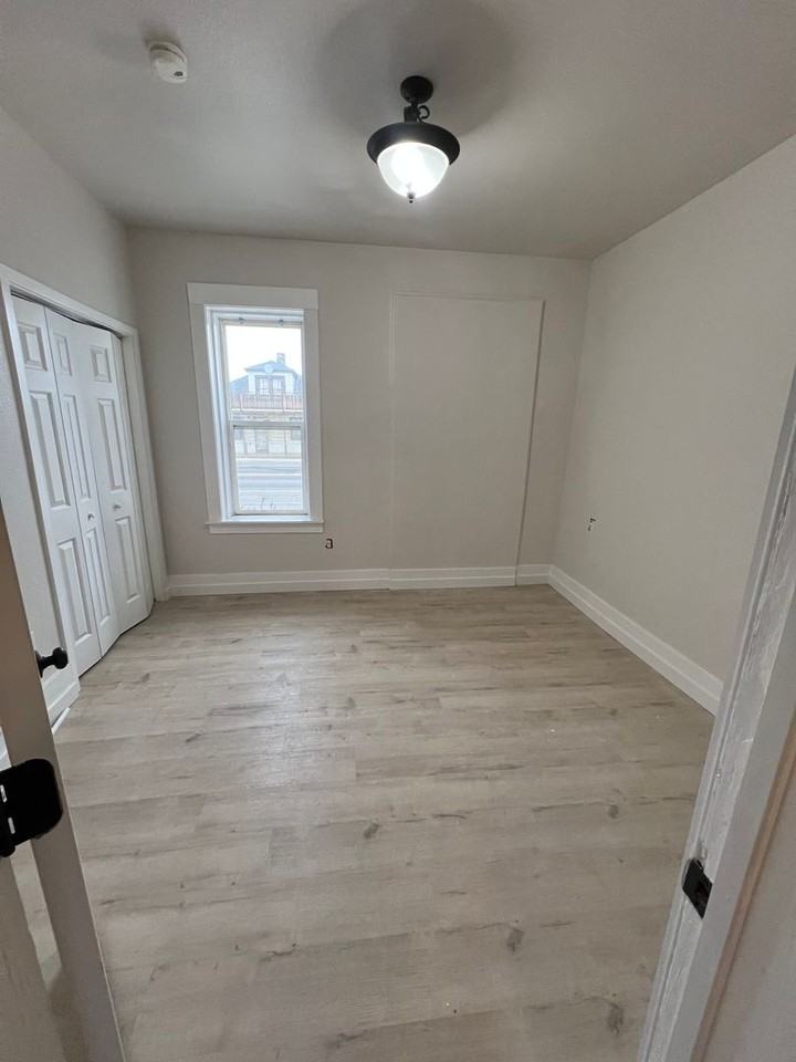 211 W Main St - Photo 7 of 7