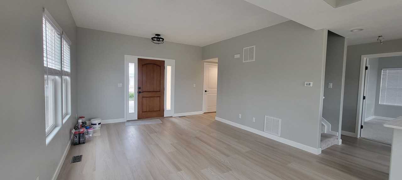 654 Cowboy Way - Photo 3 of 26