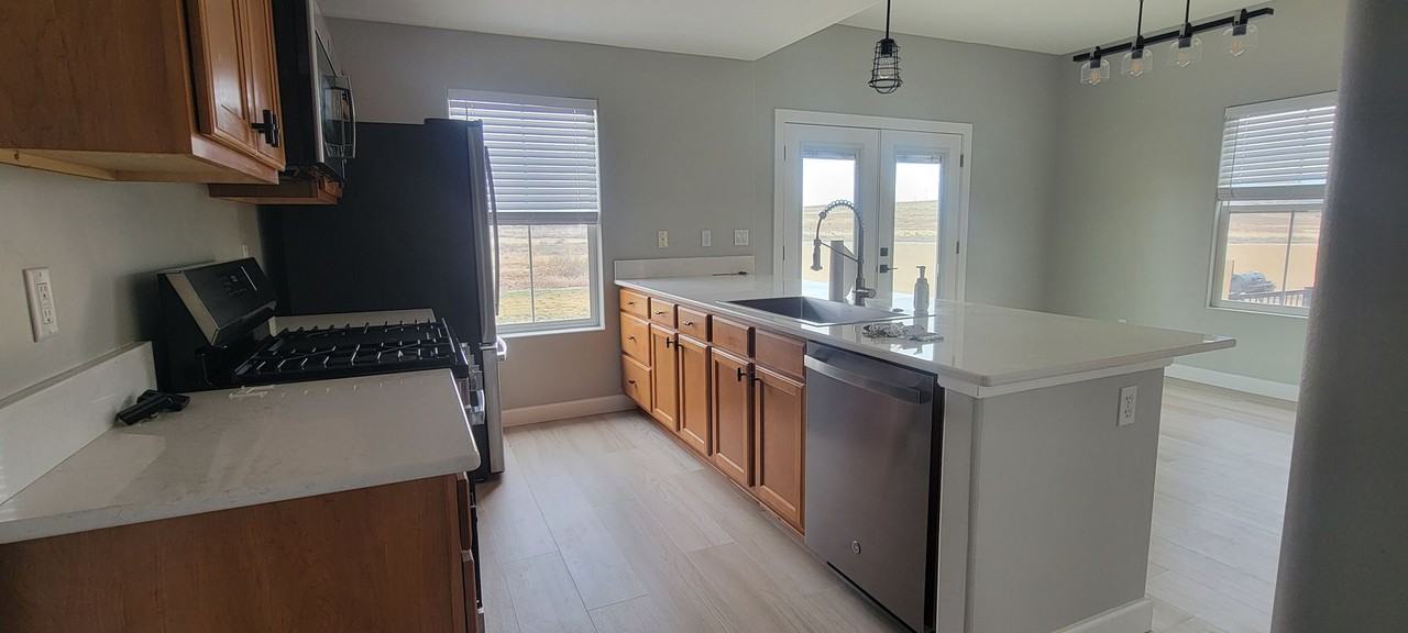 654 Cowboy Way - Photo 6 of 26