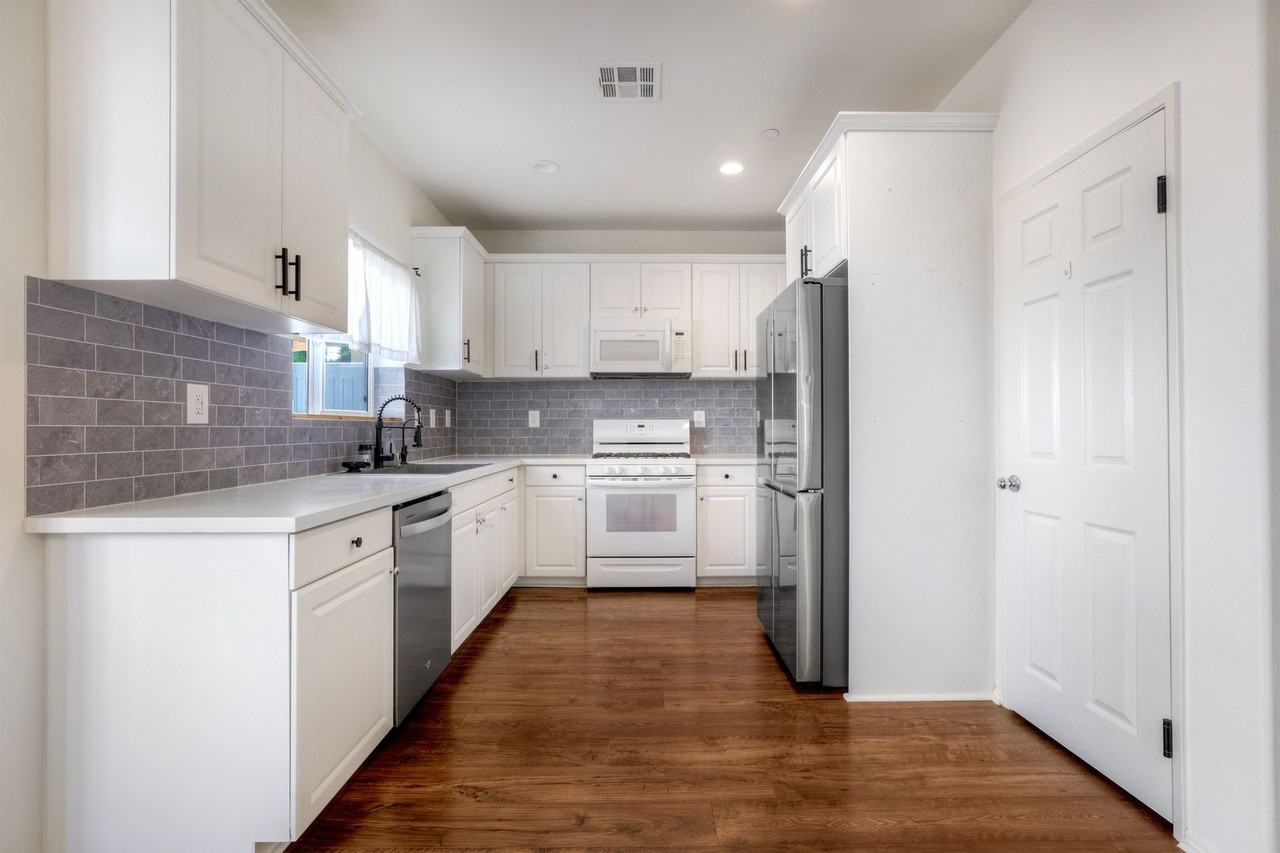 35229 Persano Pl - Photo 2 of 22