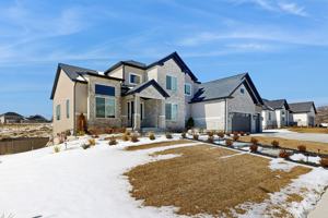 featured image of 12179 N Creek Meadow Ct