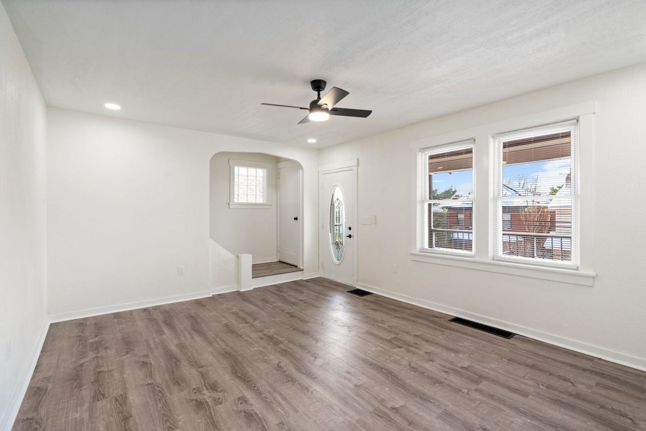 1301 Bellaire Pl - Photo 6 of 31