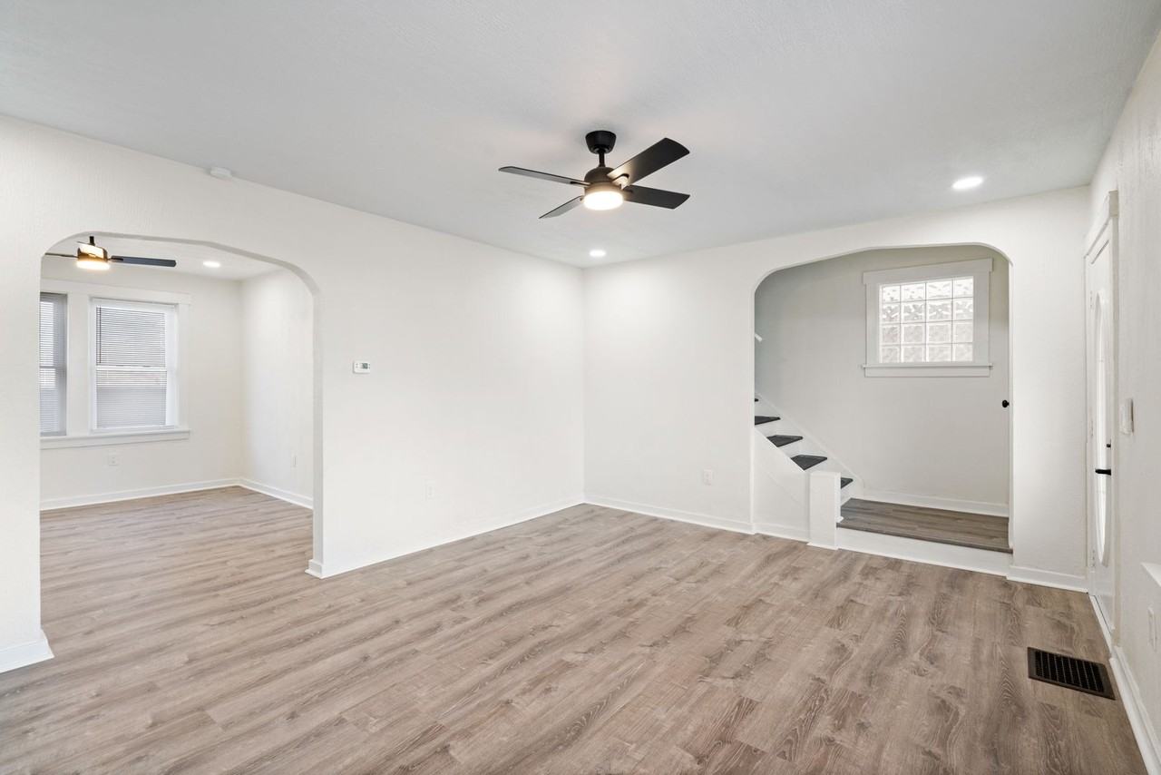 1301 Bellaire Pl - Photo 7 of 31