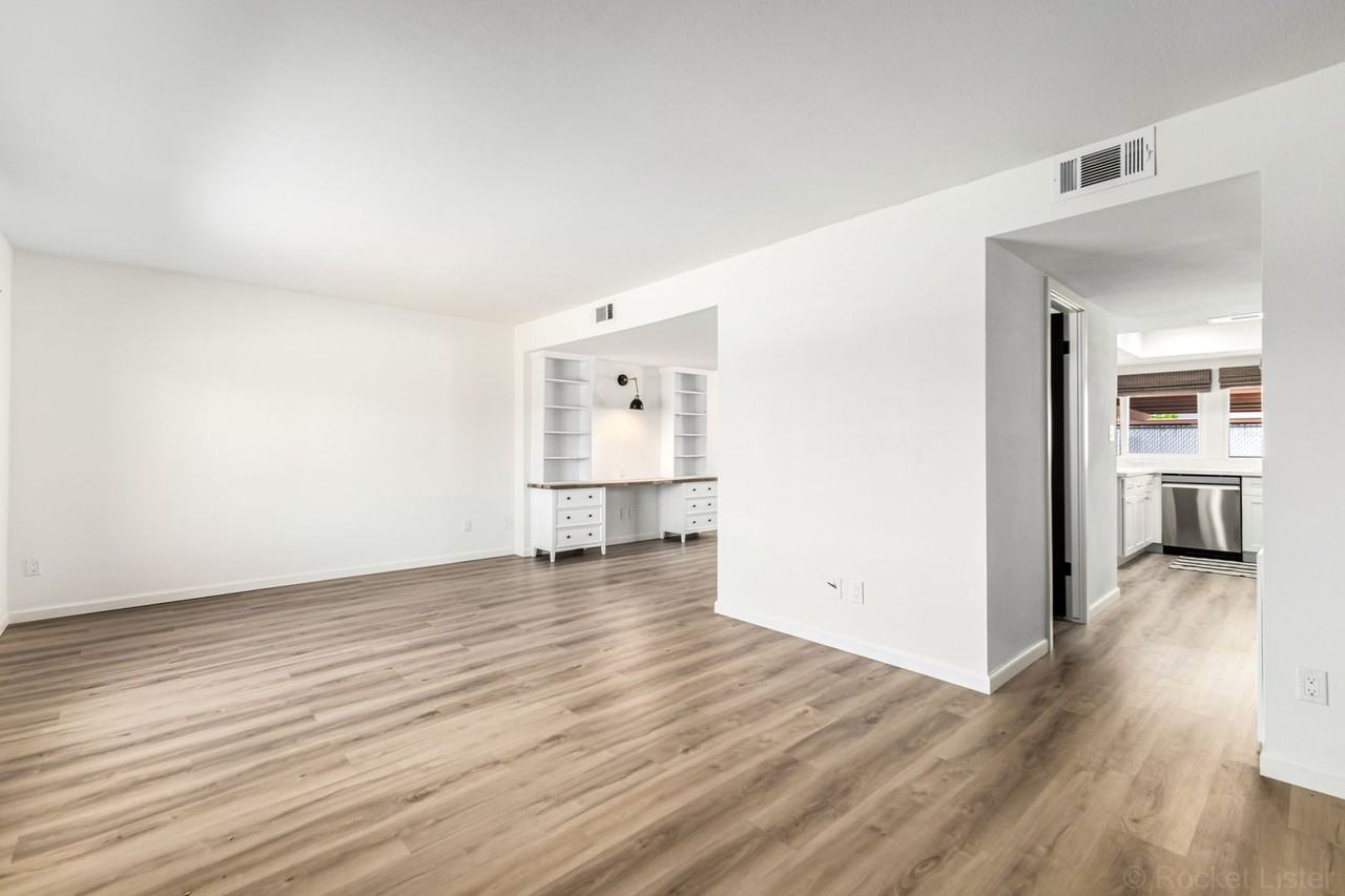 7804 N 47th Ave - Photo 4 of 32