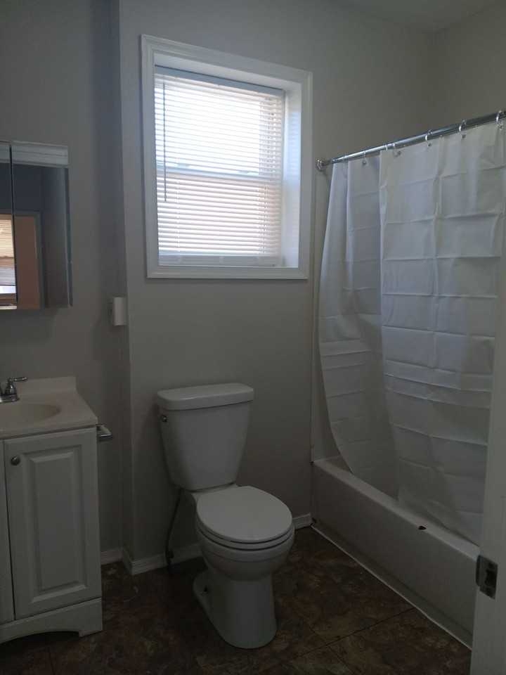 2255 N Cleveland St - Photo 5 of 11