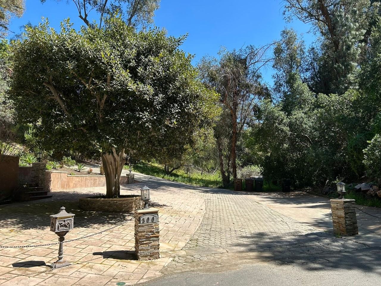 300 S Timken Rd - Photo 3 of 49