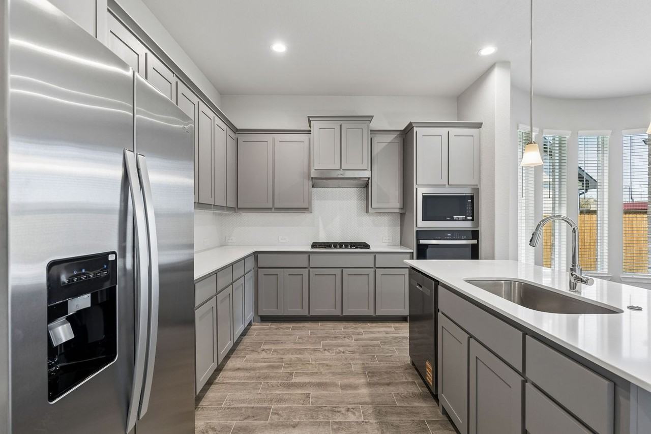 2609 Mccormick St - Photo 2 of 16