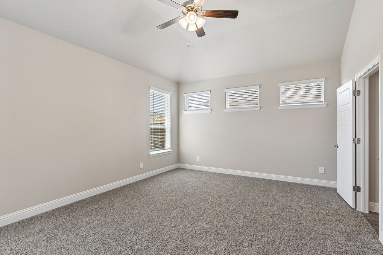 2609 Mccormick St - Photo 7 of 16