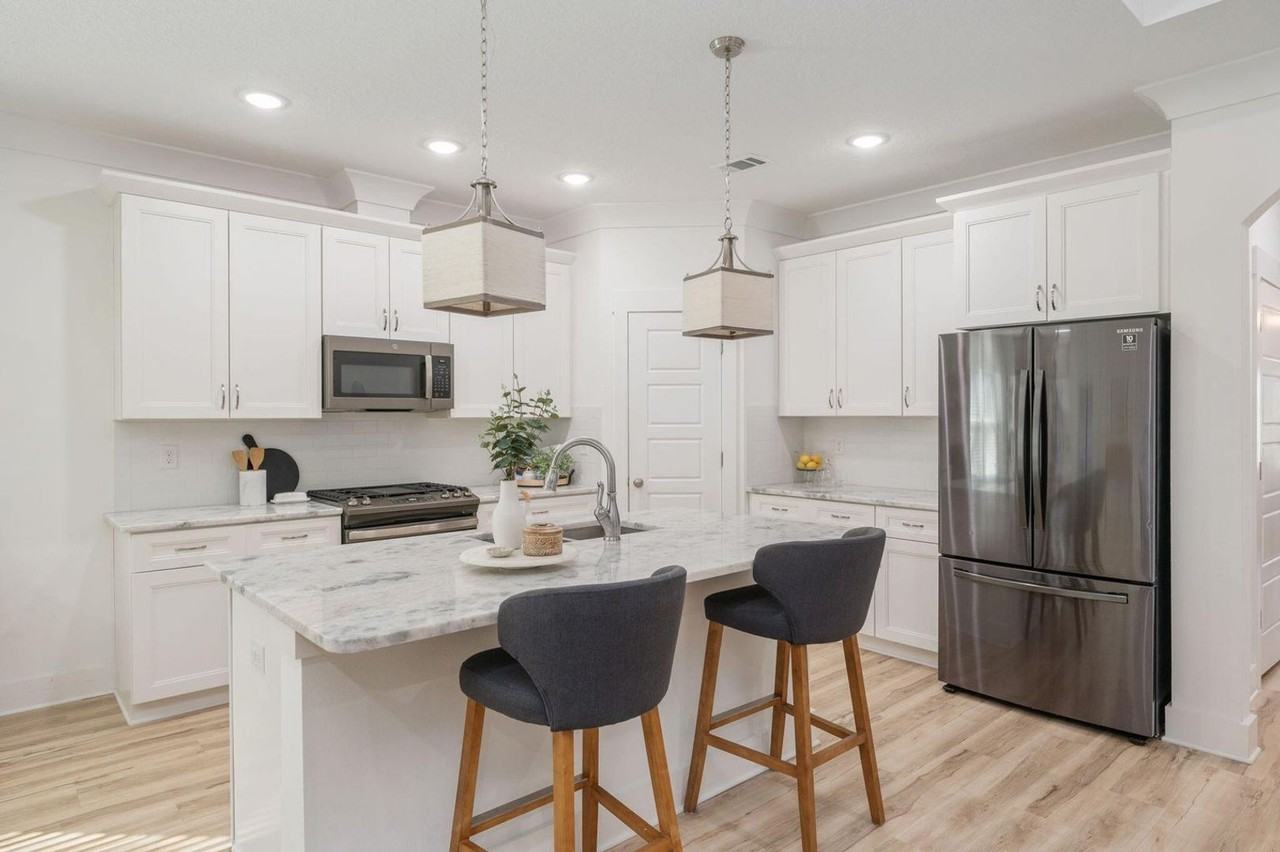 667 Red Fern Rd - Photo 4 of 29