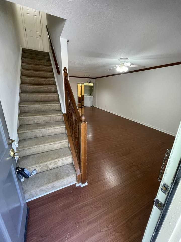 121 Winners Cir - Photo 3 of 18