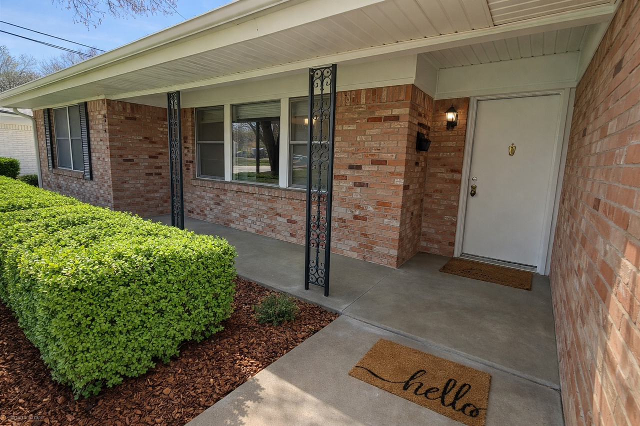 5454 Woodway Dr - Photo 3 of 41