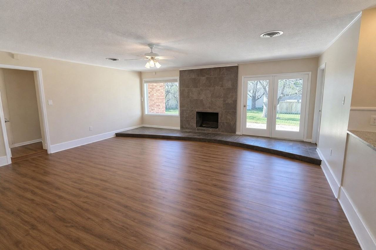 5454 Woodway Dr - Photo 4 of 41