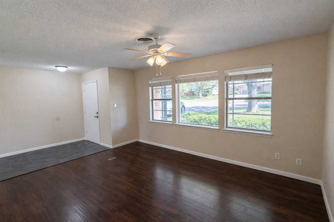 5454 Woodway Dr - Photo 6 of 41