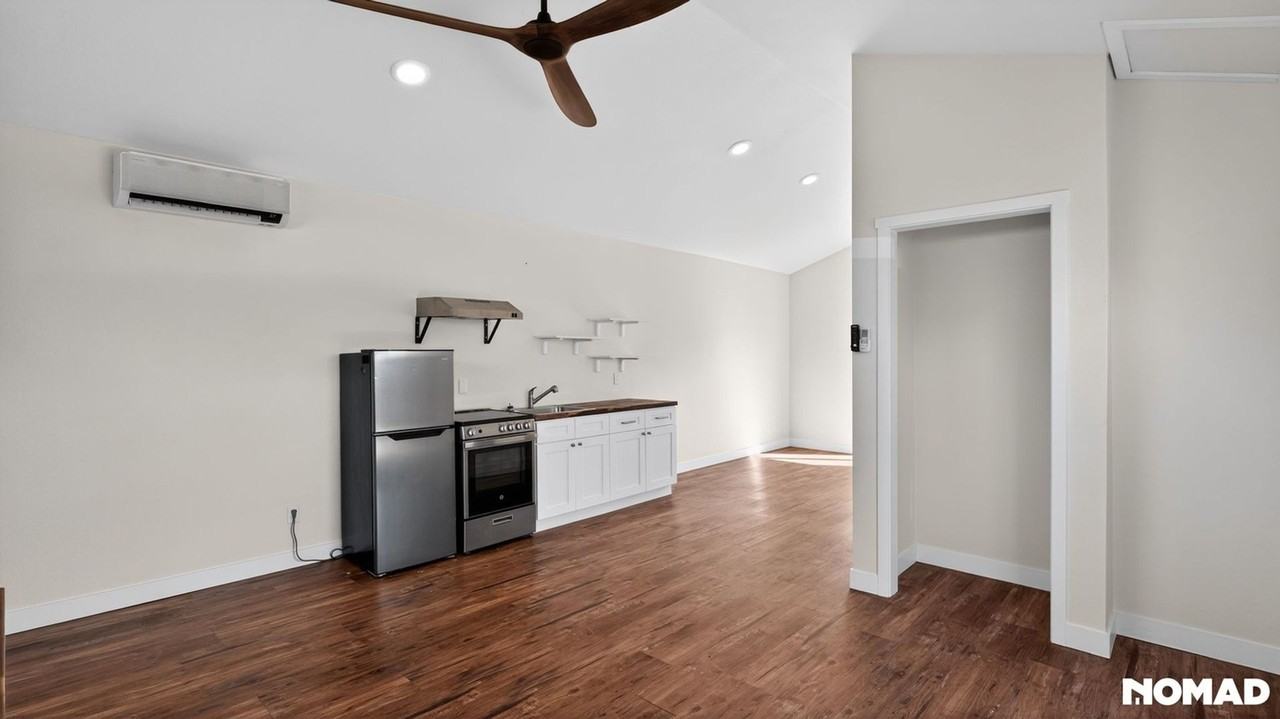 1155 18th St Ne #B - Photo 6 of 30