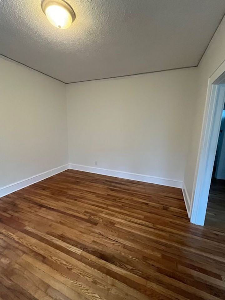 418 Pickens Ct - Photo 6 of 26