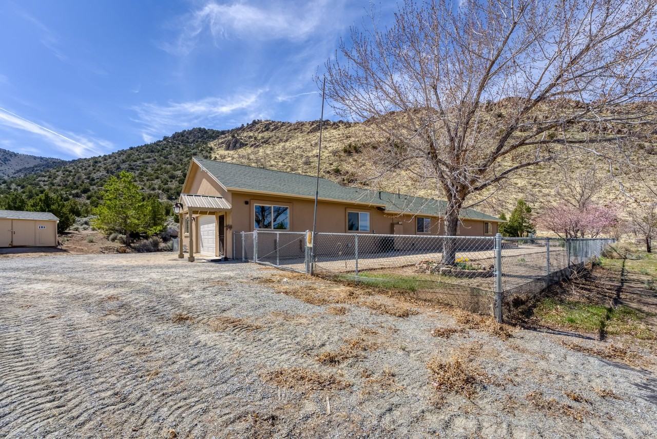 155 Pioche Rd - Photo 4 of 47