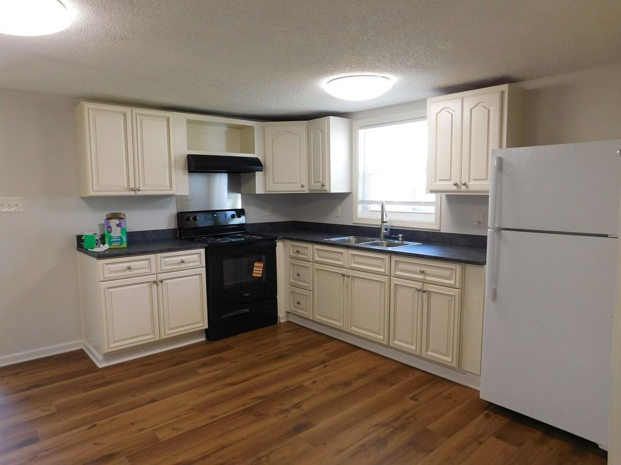 421 Church Rd - Photo 6 of 19