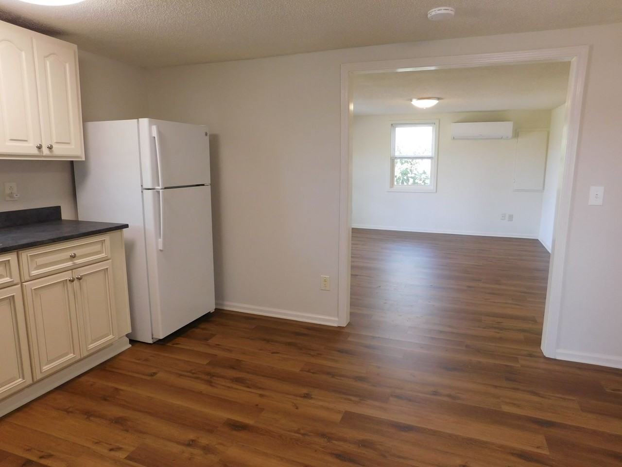 421 Church Rd - Photo 7 of 19