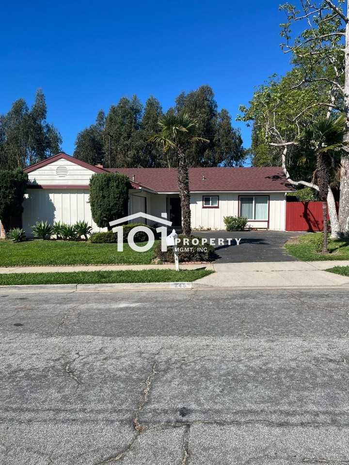 245 Santa Barbara Shores Dr - Photo 2 of 33