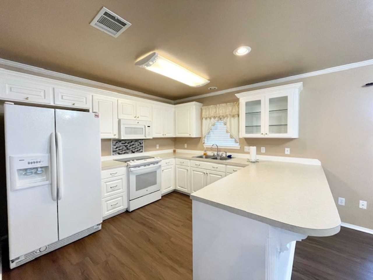 406 Lavita Dr - Photo 4 of 9