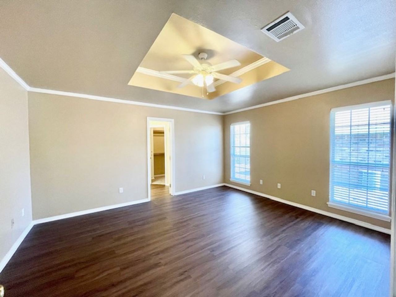 406 Lavita Dr - Photo 6 of 9