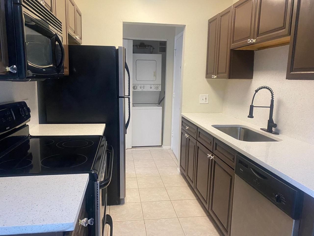 1695 Lee Rd - Photo 7 of 17