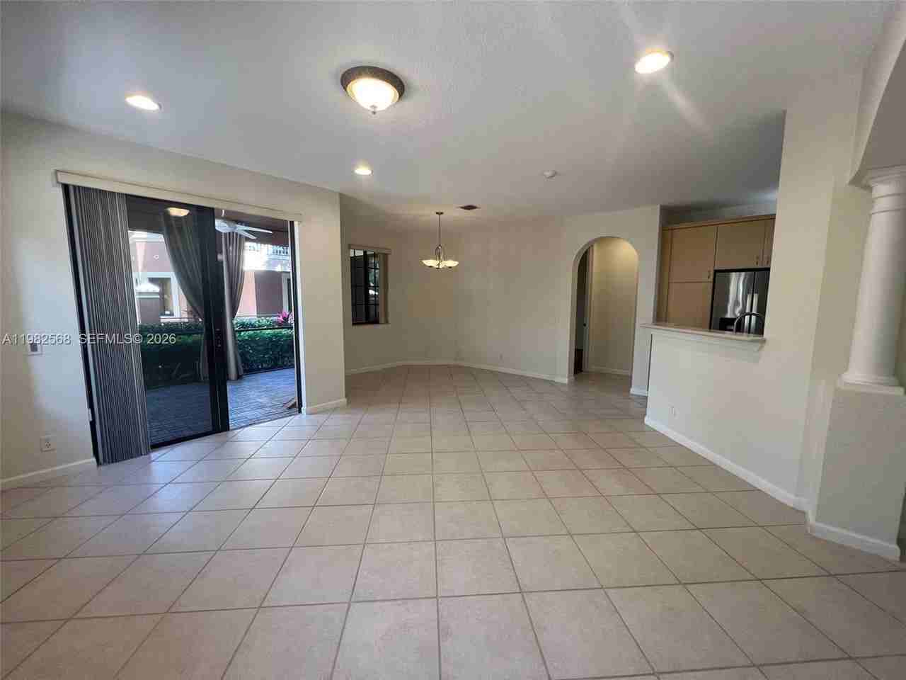 2816 Kinsington Cir #1 - Photo 4 of 25