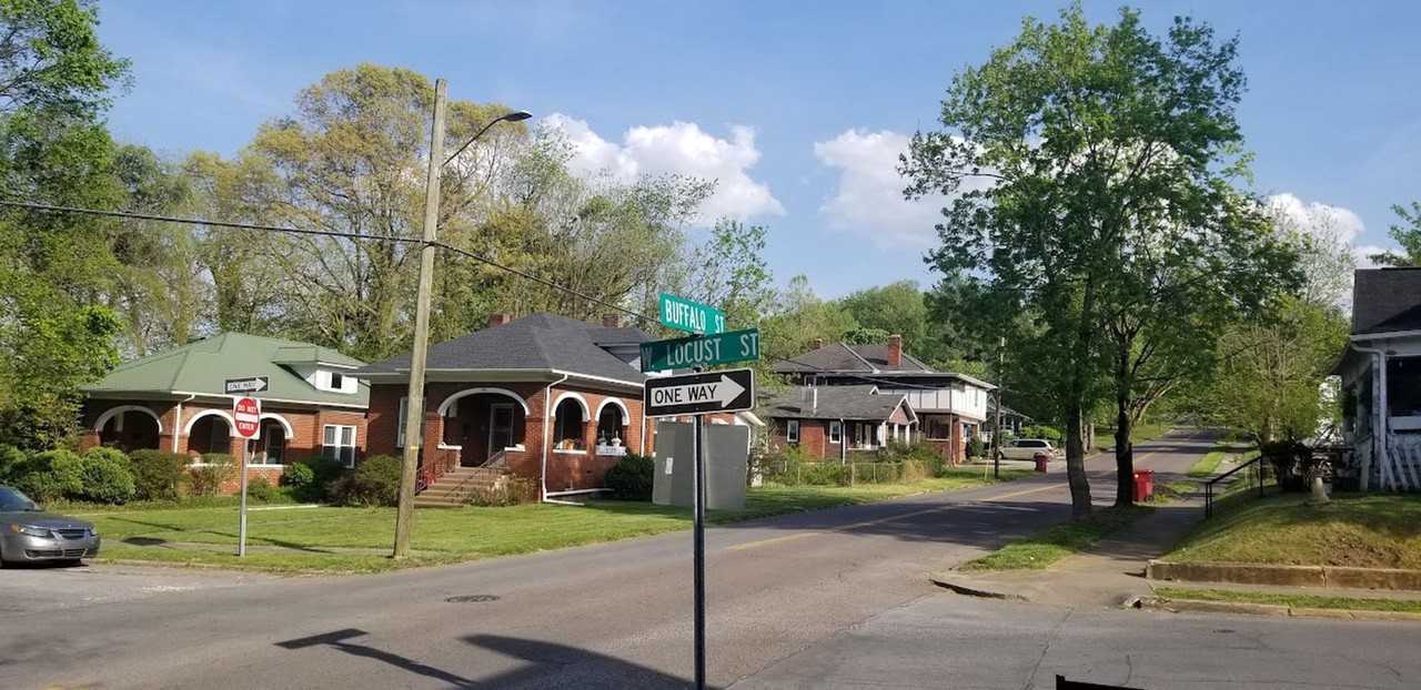 1010 Buffalo St #3 - Photo 4 of 24