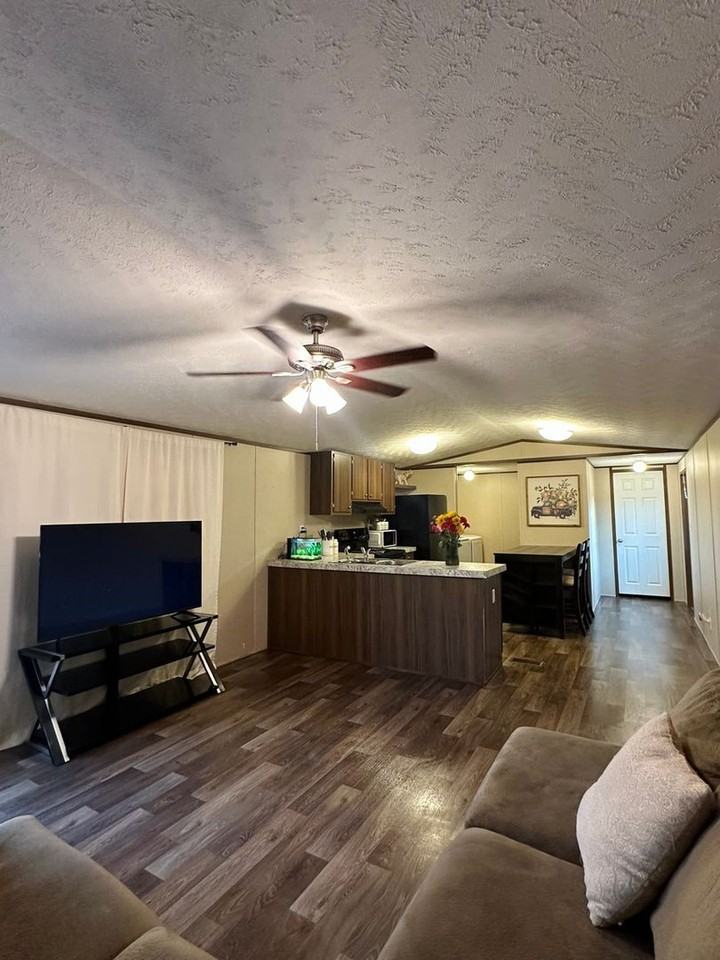 2800 Fort Worth Dr - Photo 4 of 13