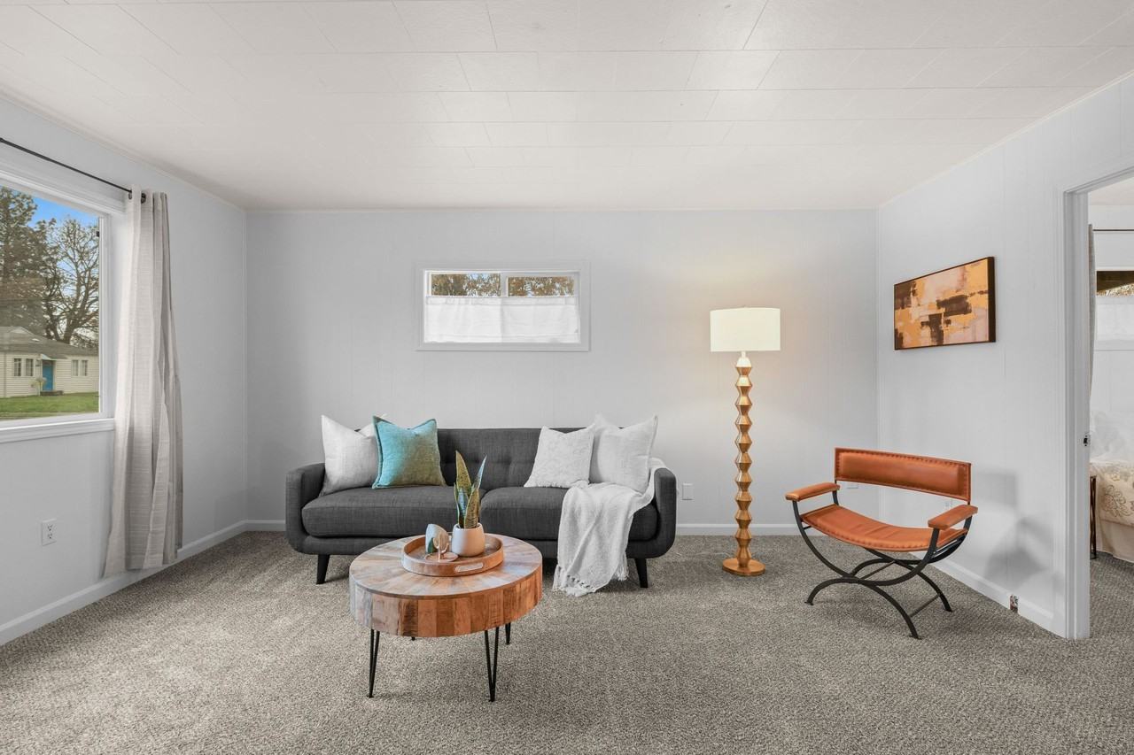 420 E Sanson Ave - Photo 3 of 29