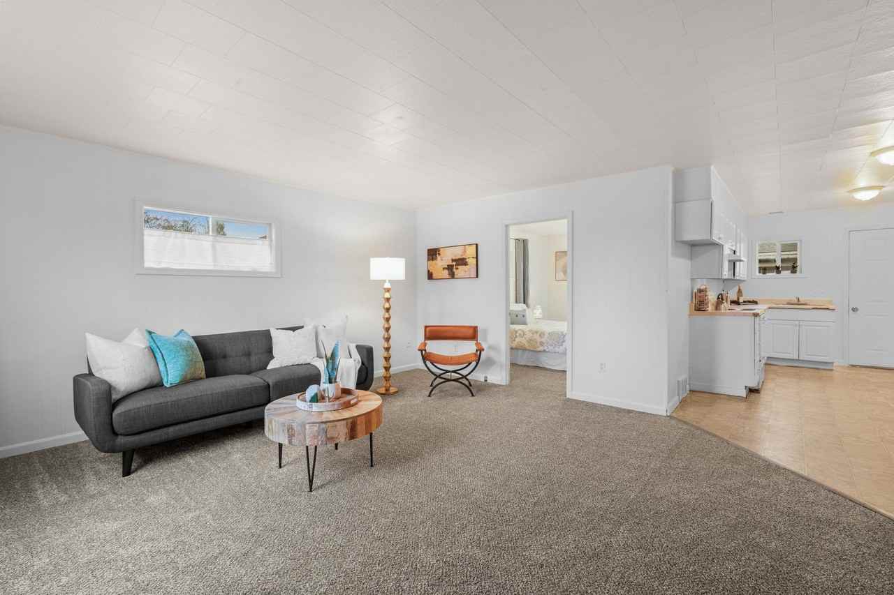 420 E Sanson Ave - Photo 4 of 29