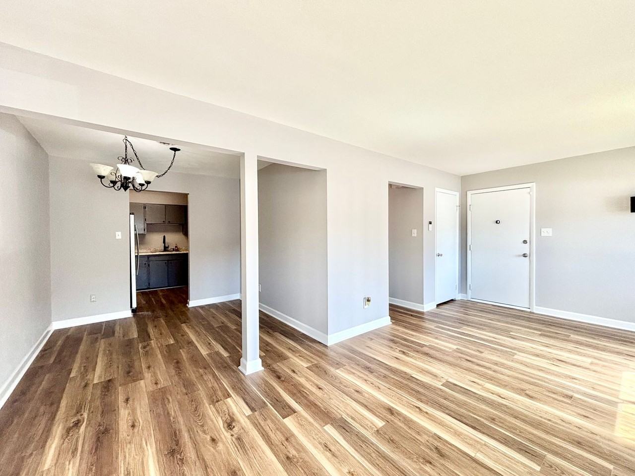 1430 Sierra Dr - Photo 3 of 21