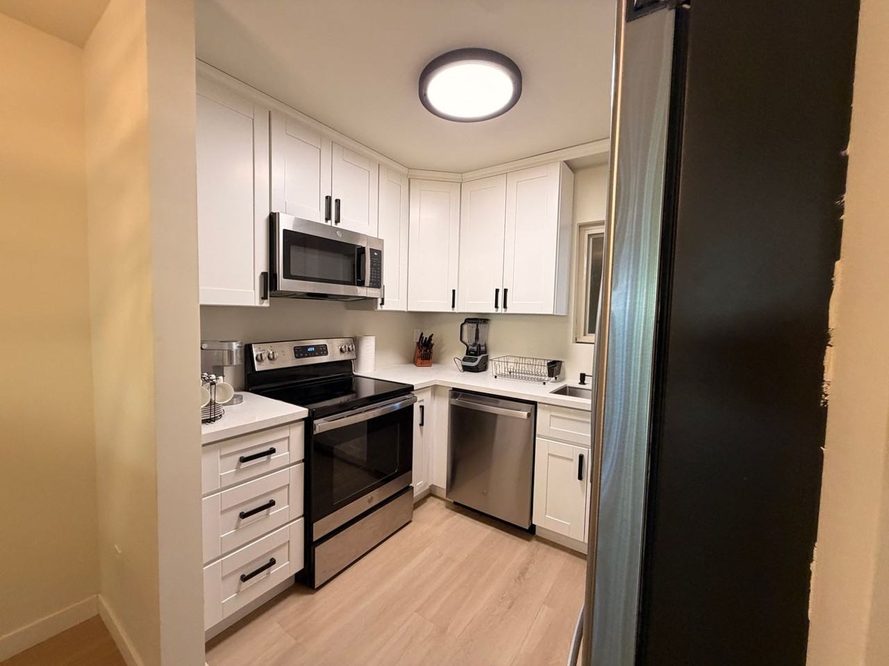 931 D Ave - Photo 3 of 15