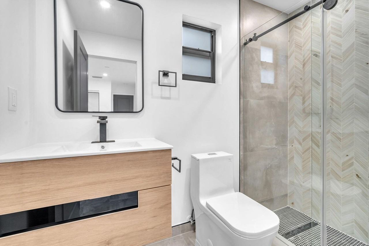 2460 Sw 58th Mnr - Photo 2 of 12